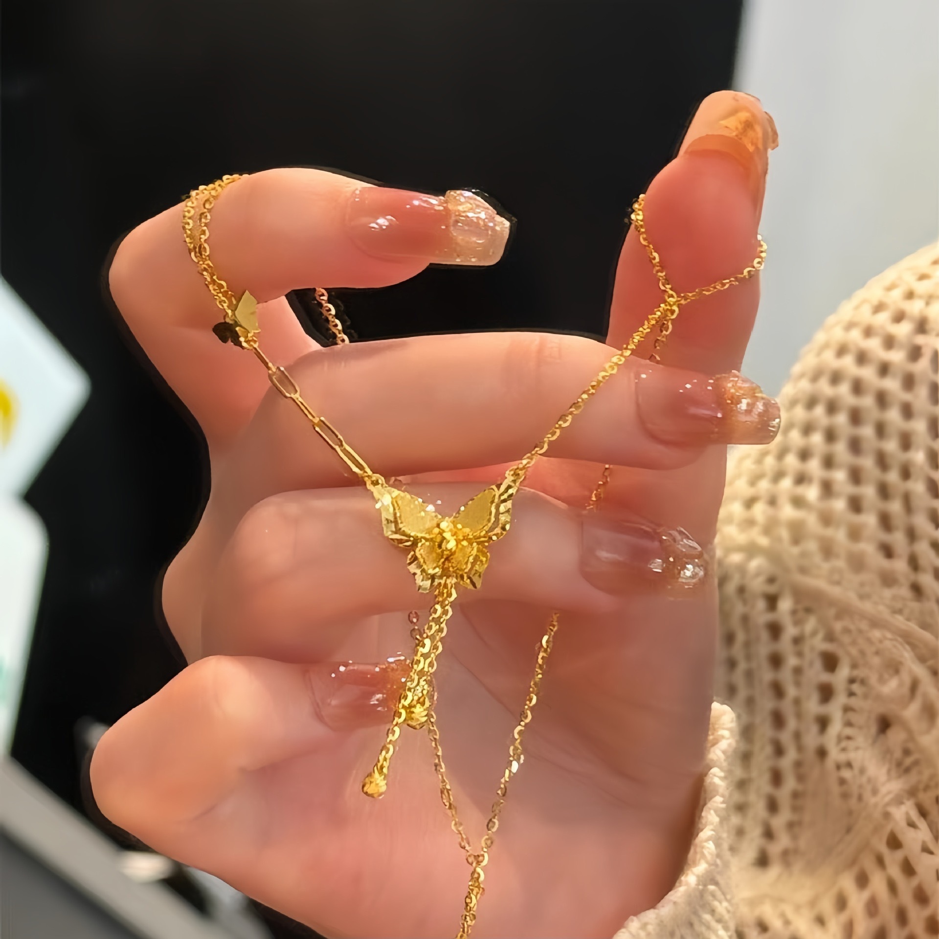 金色流苏蝴蝶项链女轻奢高级感时尚新中式超闪古法仿沙金吊坠定制