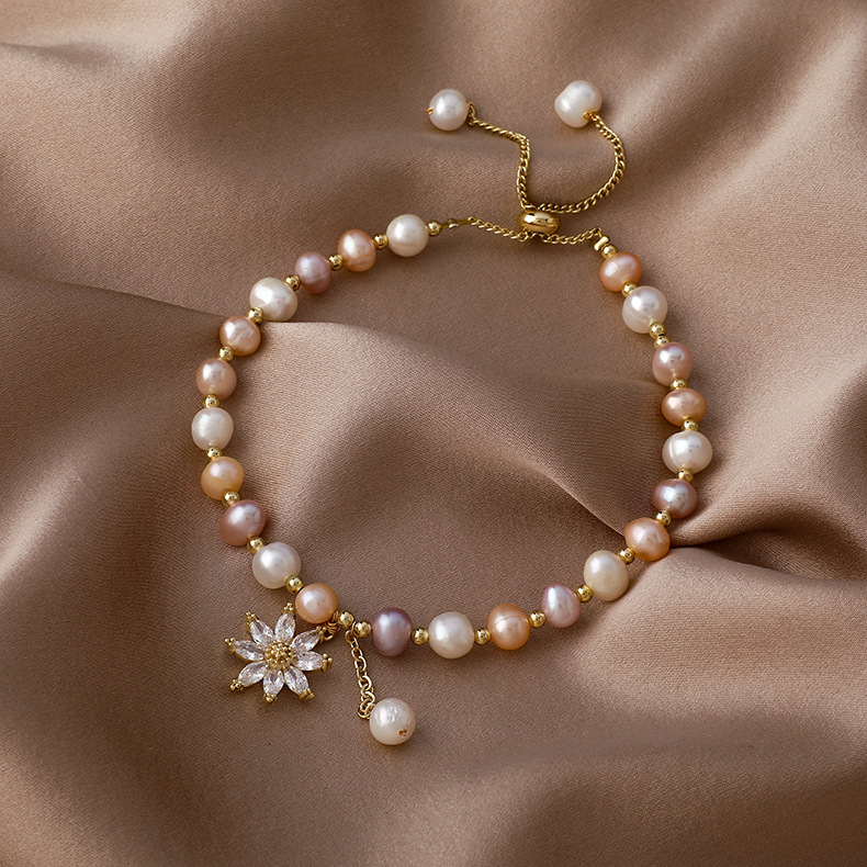 Korea Pearl Crystal Daisy Copper Bracelet Wholesale display picture 3