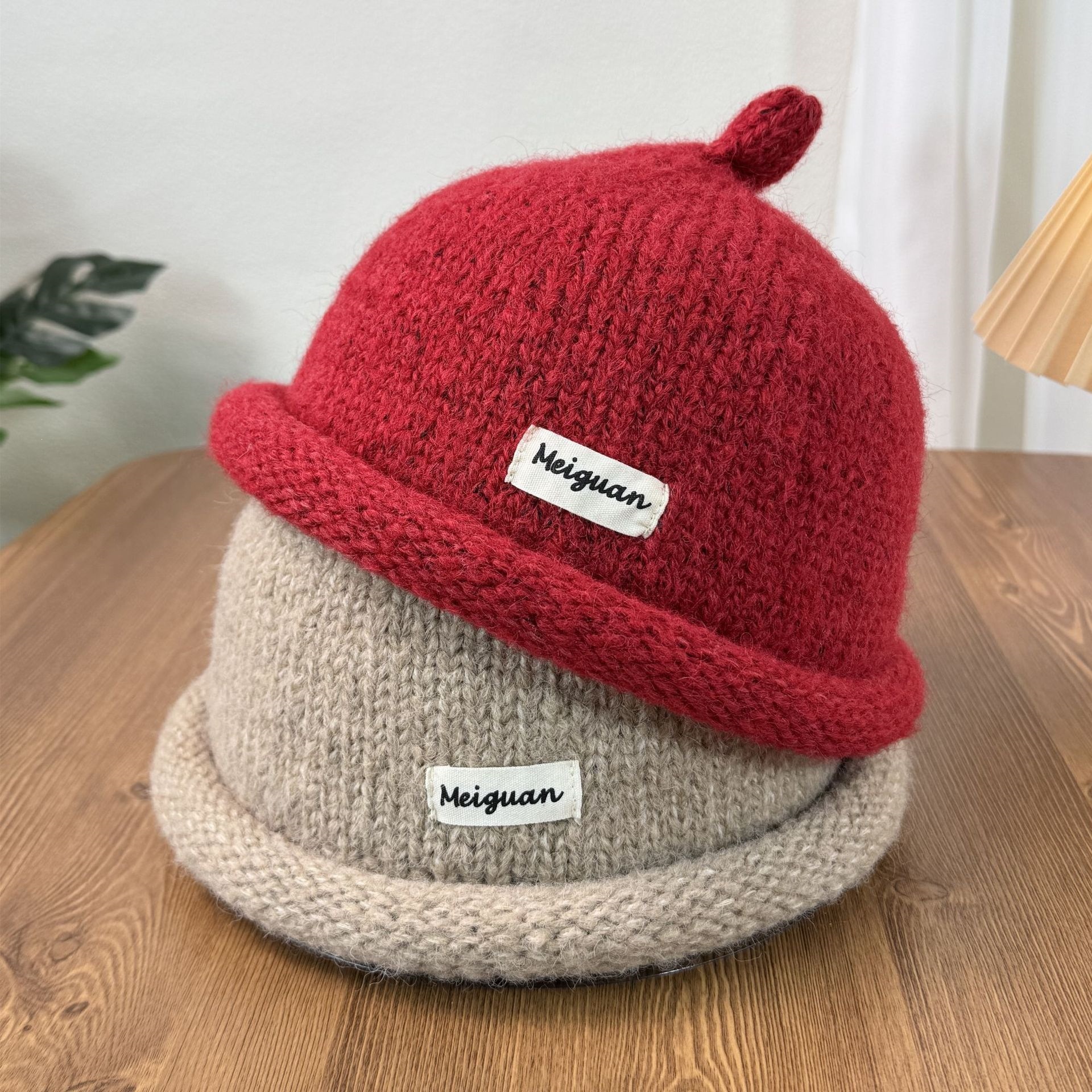 Nipple-style Japanese woolen knitted beanie with rolled edges, street fashion landlord hat, warm for autumn and winter, unisex