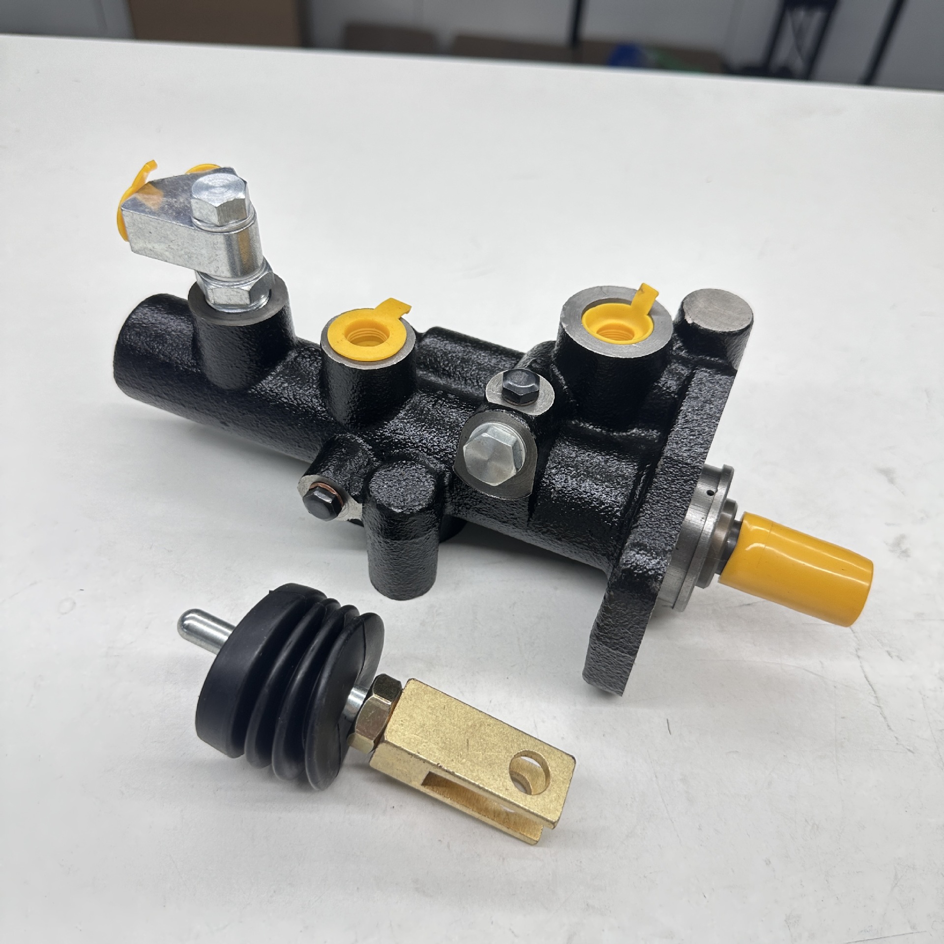 Brake Booster Suitable for Toyota Forklift 47250-31450-71 472503145071