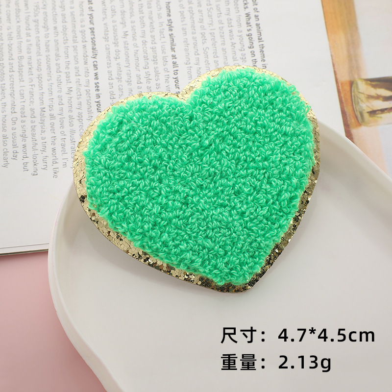新しいハート型のグリッター刺繍フェルトは布の服のアクセサリーの刺繍の布を貼って丁を貼って卸売りを貼ります。|undefined