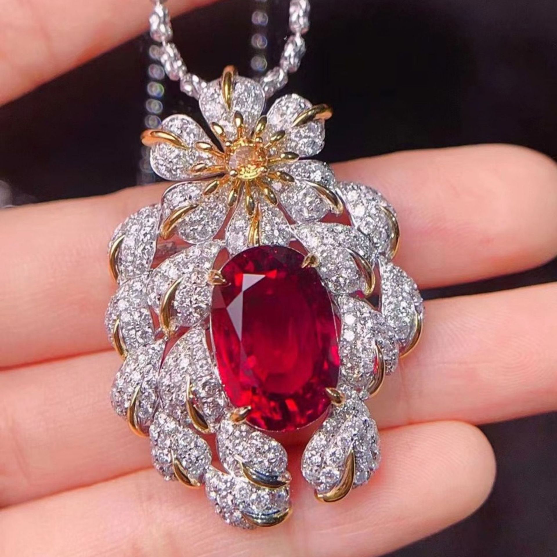 Italiano retro de gran tamaño de la paloma de sangre roja joya colgante broche de doble uso azul marino tesoro collar Esmeralda diamante color tesoro