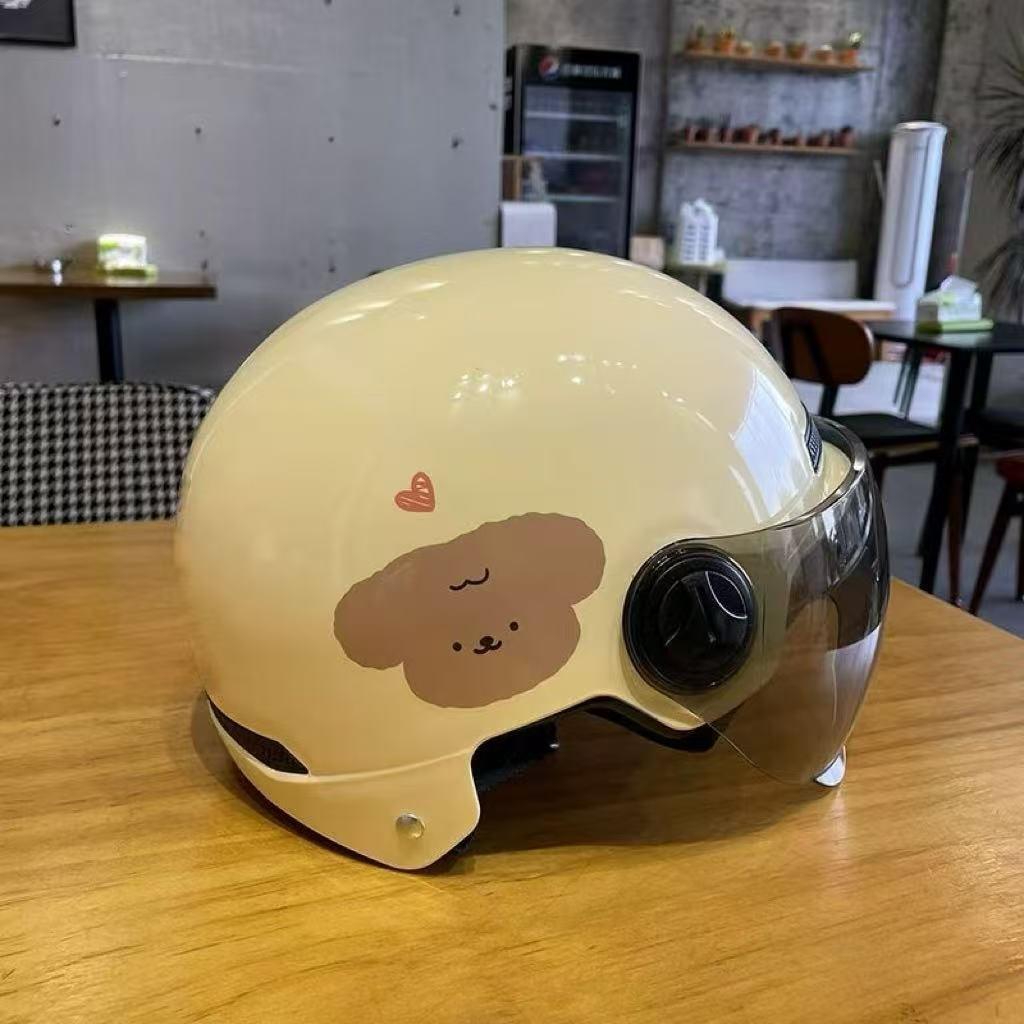 Newly certified national standard bear-themed electric vehicle motorcycle helmet, unisex, lightweight, sun-protective, all-season half helmet safety helmet