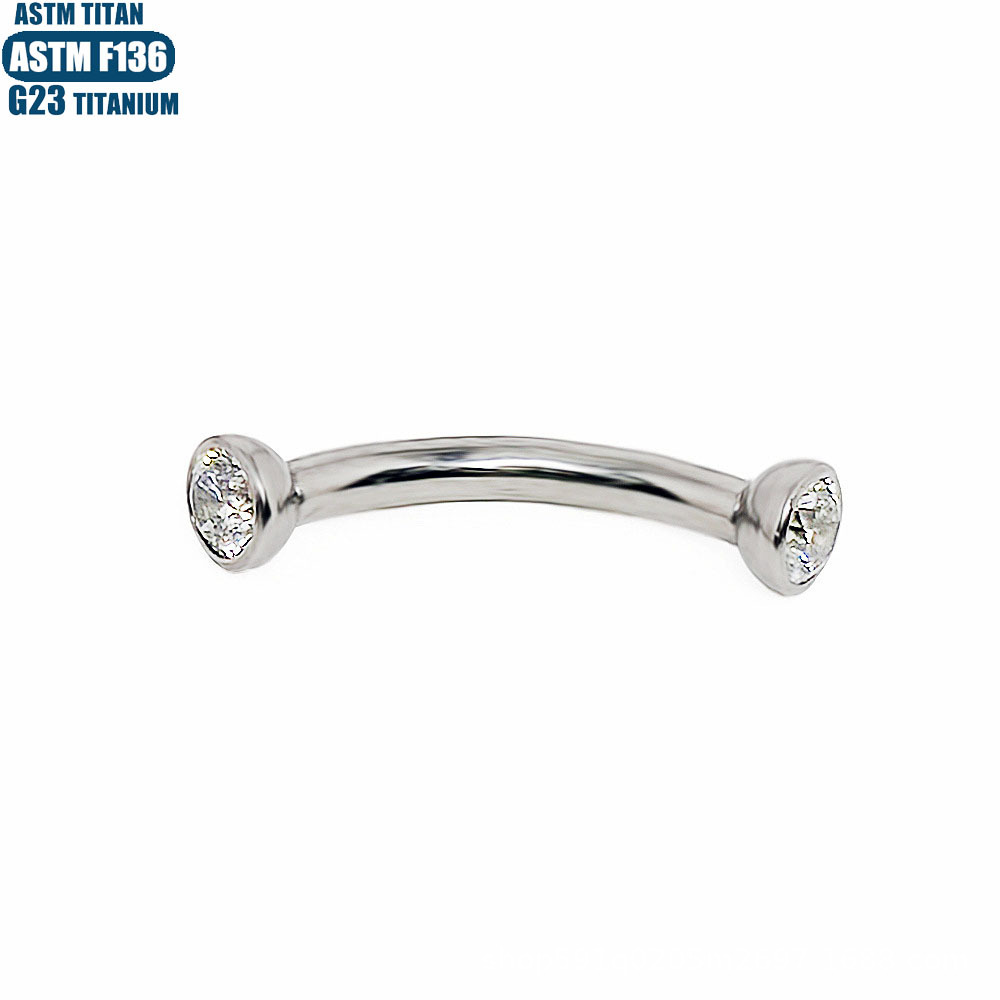16G labret stud size and finish detail