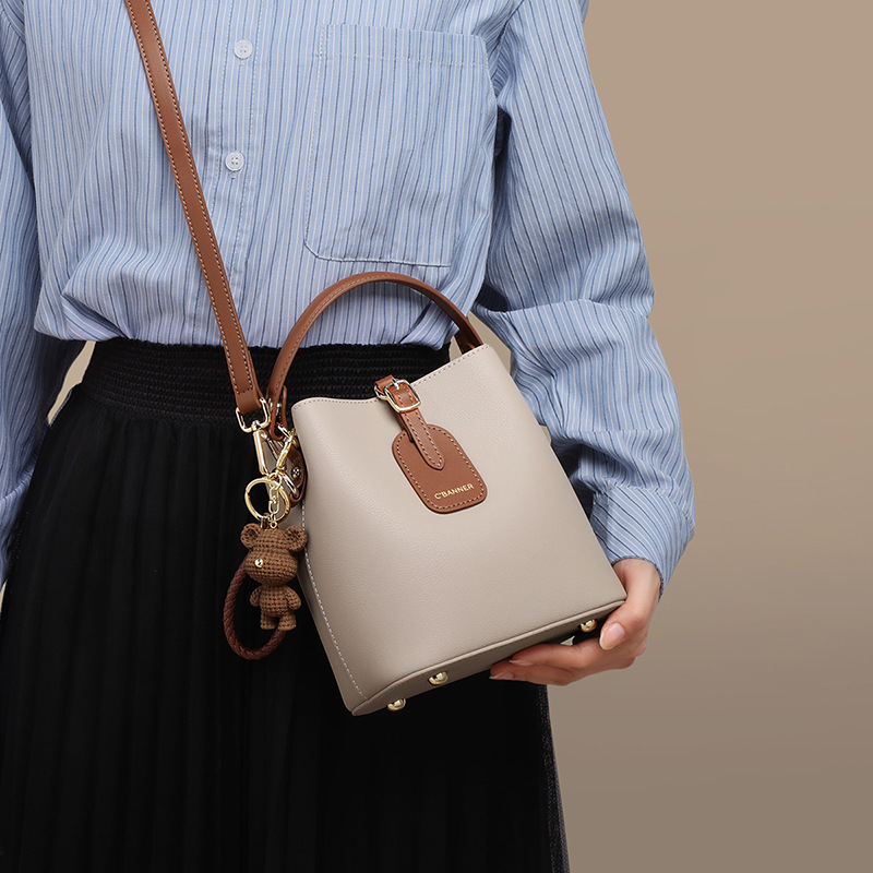 Women's Bucket Bag 2026 New Spring/Summer Genuine Leather Handbag Luxury Contrast Color Commuter Shoulder Bag - Thumbnail 2