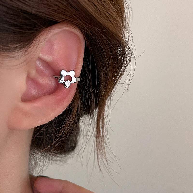 Clip oreja flor sin perforar, estilo coreano elegante, pequeño y fresco