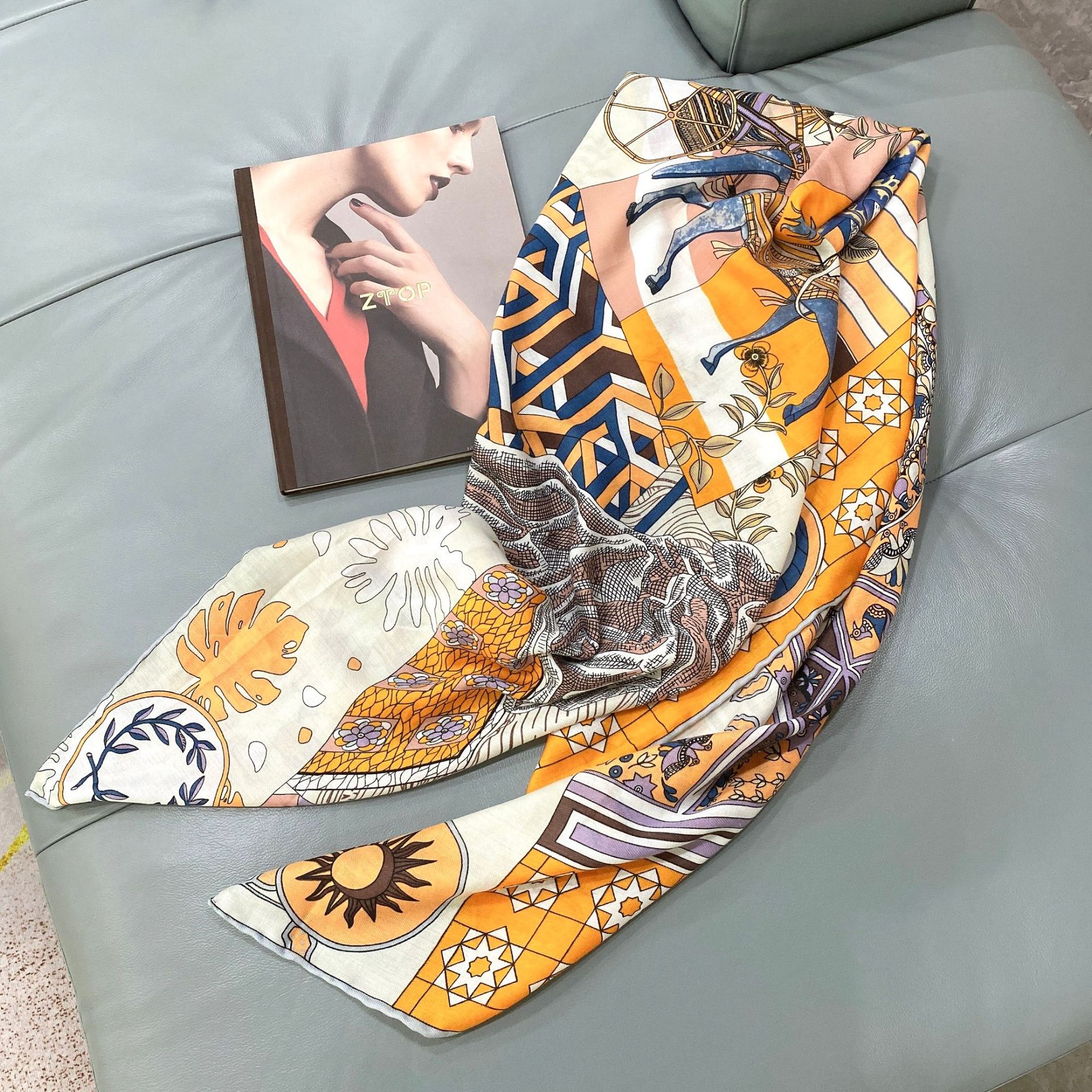 En stock Bufanda de mujer Primavera y otoño Nueva gama alta impresa decorativa bufanda cuadrada grande elegante curling desgaste exterior bufanda caliente chal