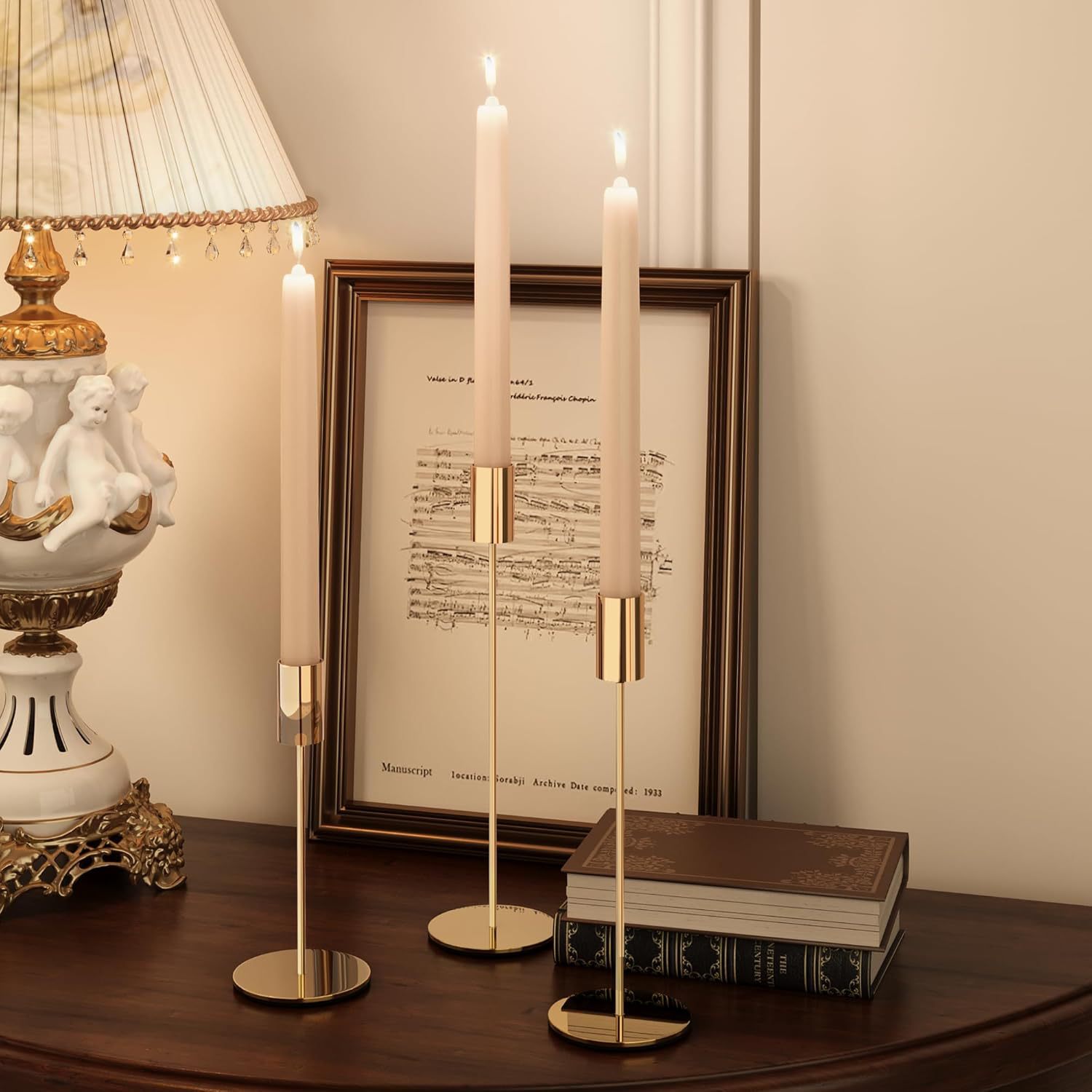 Cena romántica a la luz de velas nórdica candelabros de oro forjado decoración ornamentos ceremonia de boda fotos props atmósfera