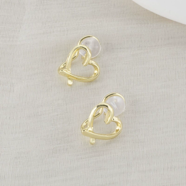 111# Golden Love Heart-Ear Clip [No Ear Cushion]