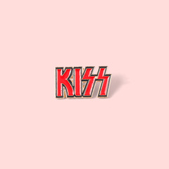 KISS band brooch English pin waist anti-exposure buckle European and American music gift commemorative metal medal wholesale