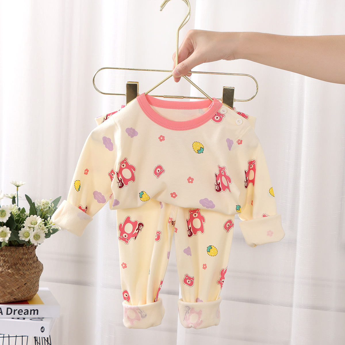 [Personalizado] Ropa interior deshuesada coreana para niños otoño e invierno Ropa de hogar de algodón de dibujos animados para niños y niñas Conjunto de pijamas para bebés