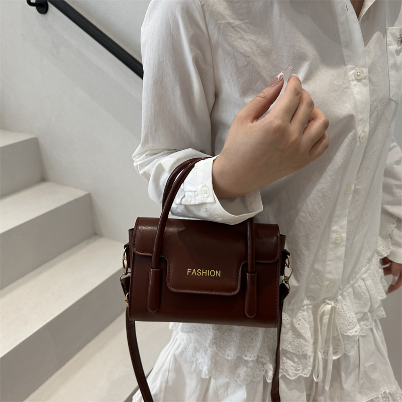 Wholesale High-Quality Textured Handbag Small Square For Women 2025 Summer New Light Luxury Stylish Shoulder Commuter_voghion.com