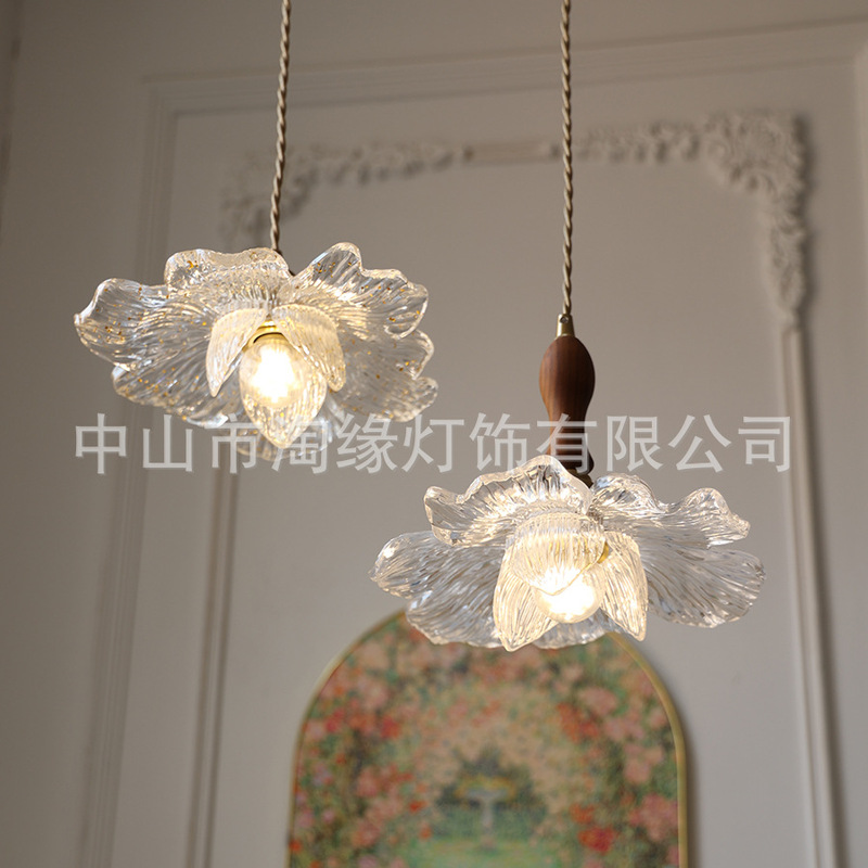 French-Style Minimalist Brass Acrylic Petal Pendant Light, American-Style Dining Room Light, Bedroom Corridor Creative Lotus Rhyme Pendant Light French-Style Minimalist Brass Acrylic Petal Pendant Light, American-Style Dining Room Light, Bedroom Corridor Creative Lotus Rhyme Pendant Light