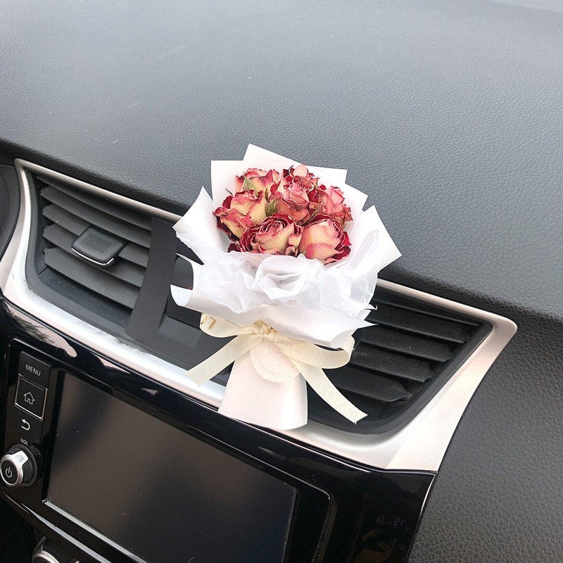 ミニカーローズドライフラワー小さな花束車の空気出口ペンダントアロマセラピー装飾お土産バレンタインデーギフト|undefined