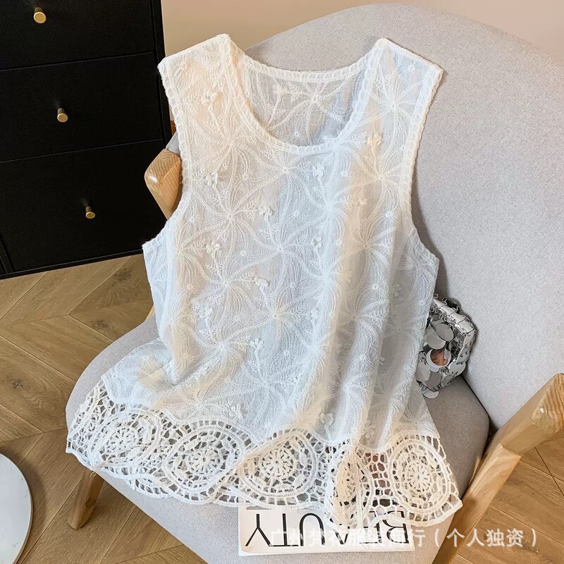 Summer New Style Artistic Loose Cotton Vest for Women, Vintage Outerwear Camisole with Embroidery and Lace Hollow-Out Design Summer New Style Artistic Loose Cotton Vest for Women, Vintage Outerwear Camisole with Embroidery and Lace Hollow-Out Design