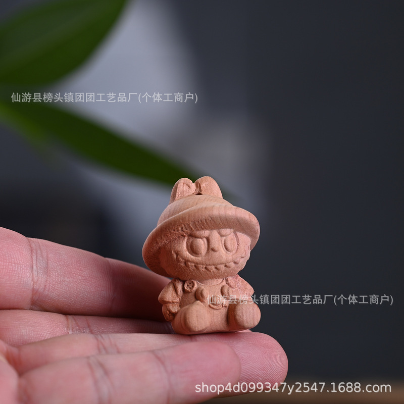 シダーウッドカボチャラブブナイトシャー歯のない木製漫画かわいい人形クリエイティブホームデスクトップ装飾品卸売|undefined