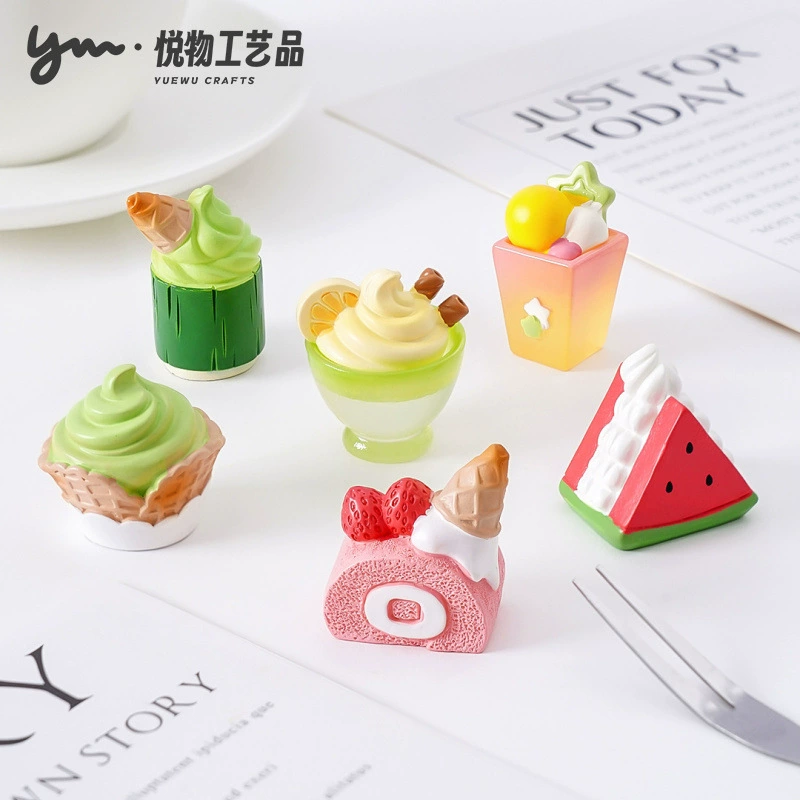 Творческий летний вкусный клубничный мороженое стакан со льдом