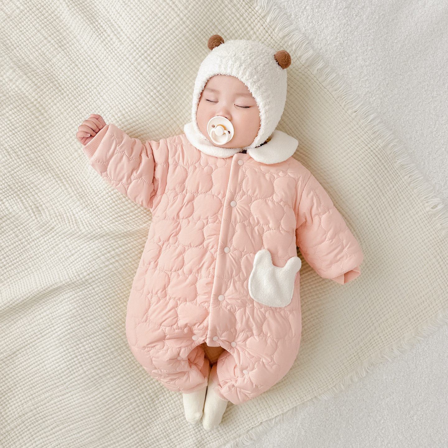 Uniforme de bebé primavera, otoño, invierno, ropa de invierno para niños pequeños, algodón de polietileno, ropa de invierno para niños y niñas.