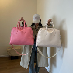 新款PU皮男士旅行包圓筒防水手提包大容量飛機行李袋運動健身包