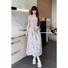 大码女装显白小雏菊油画吊带连衣裙连衣裙女夏季度假显瘦裙子
