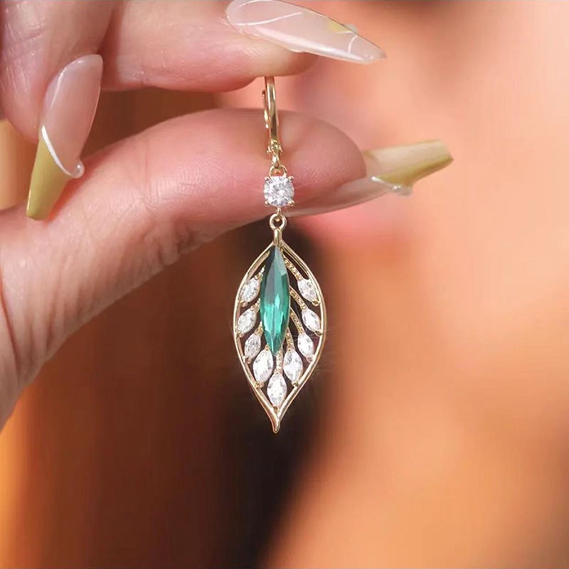 1 Pair Elegant Leaf Plating Inlay Alloy Zircon Drop Earrings display picture 4
