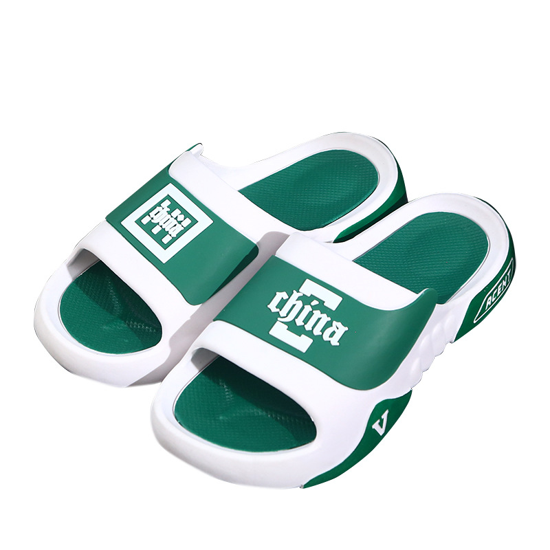 Zapatillas de los hombres de verano zapatillas de estilo coreano de moda ropa personalizada al aire libre baño grueso zapatillas de fondo de los hombres al por mayor