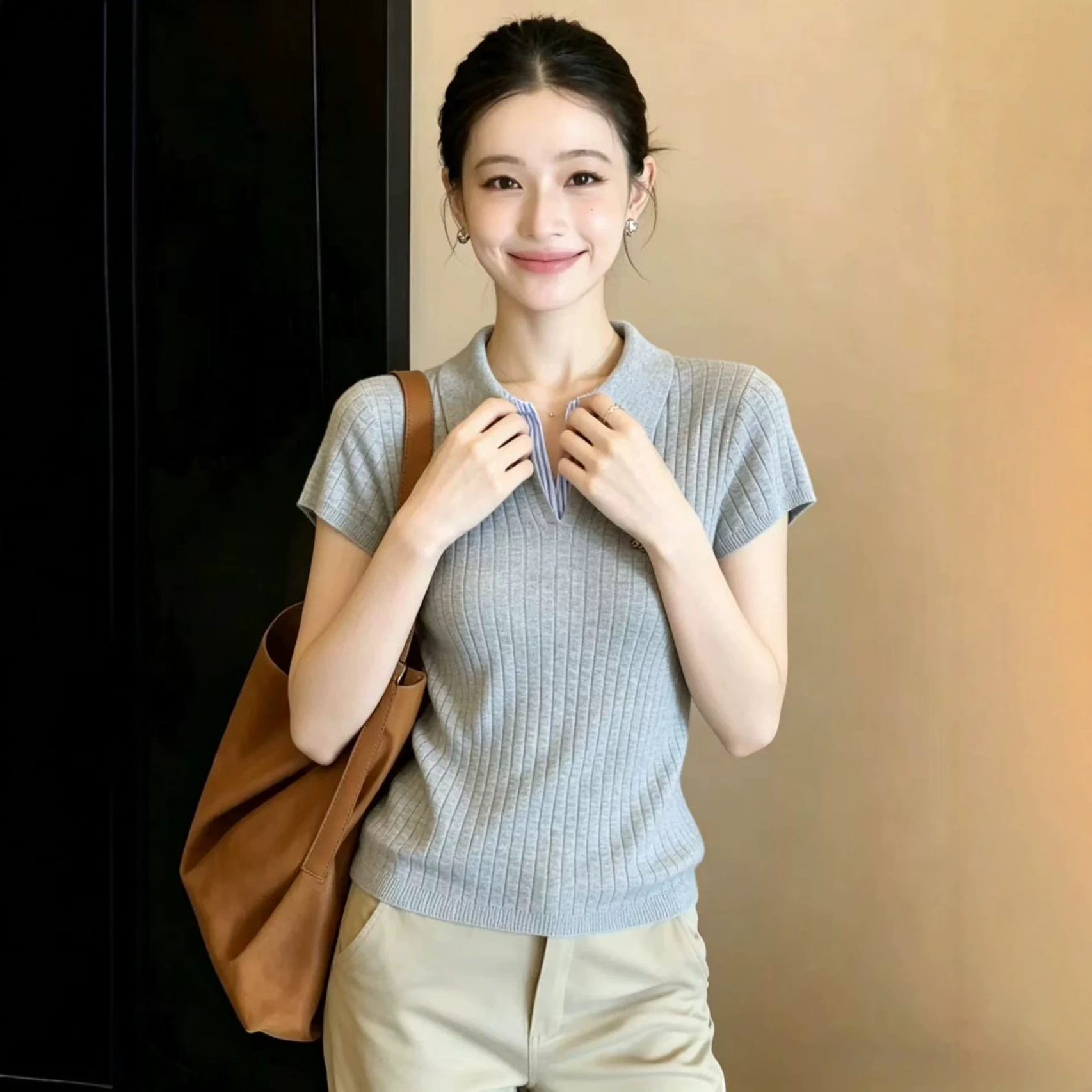 Áo thun nữ cổ lật tay ngắn thiết kế giả hai lớp mỏng nhẹ mùa hè — màu xám chi tiết 1