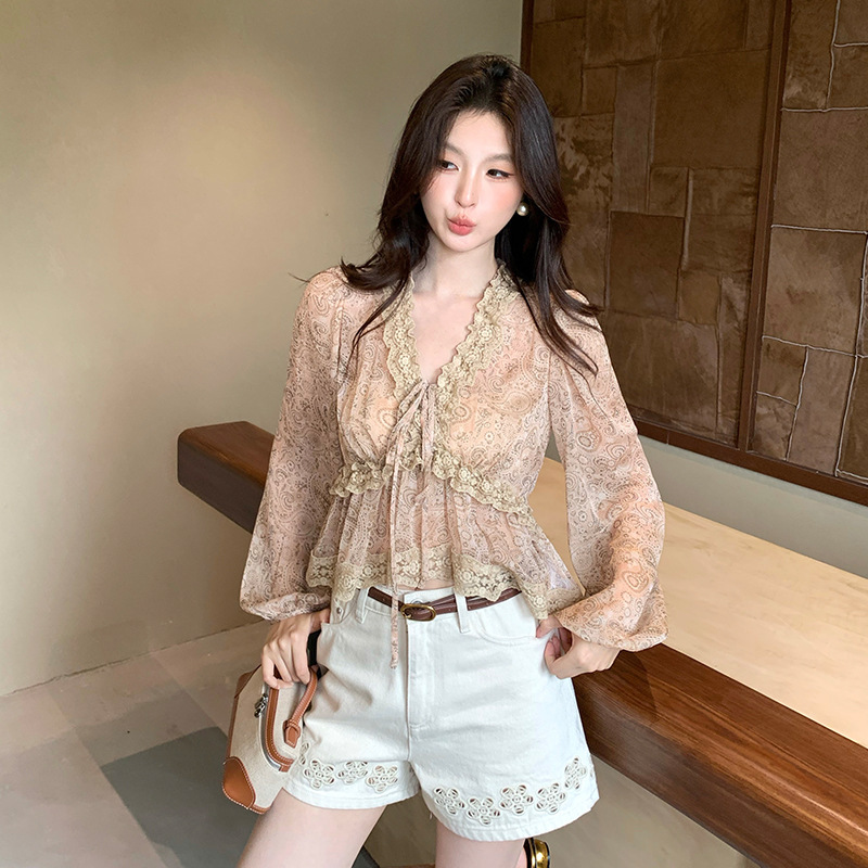 Se White Label - "Korean Style Sister" Gentle Lace Trim V-Neck Long Sleeve Blouse 89680