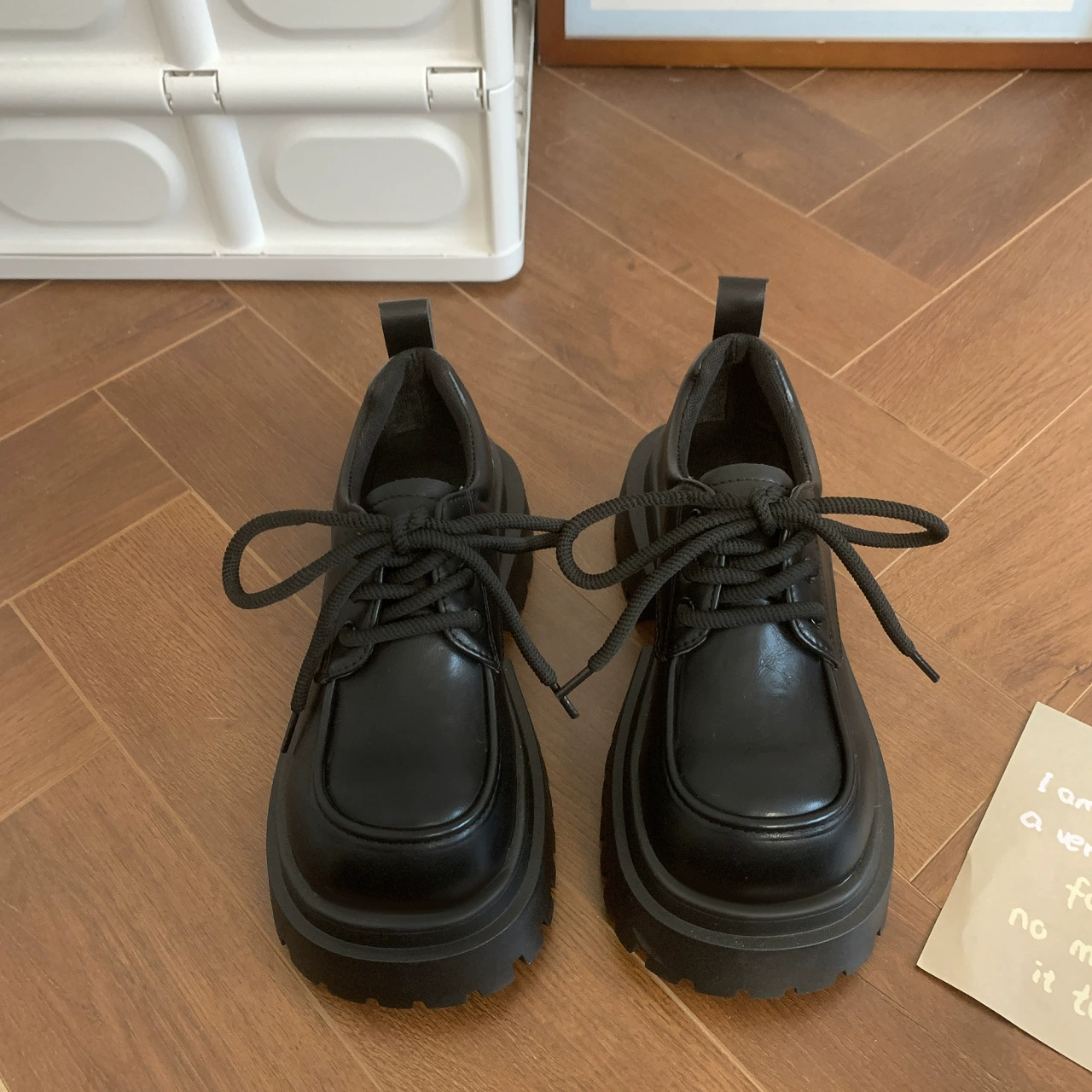 Большая голова шнуровка маленькая кожаная обувь женская 2024 осень новая толстая подошва дикая английская академия стиль ретро jk Lefu одиночные туфли