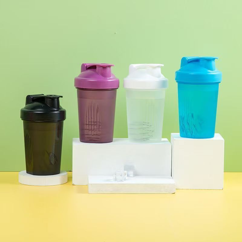Taza de agitación resistente a altas temperaturas de verano deportivo fitness al aire libre de grado alimenticio pp taza de plástico regalo logo personalizado taza de agua