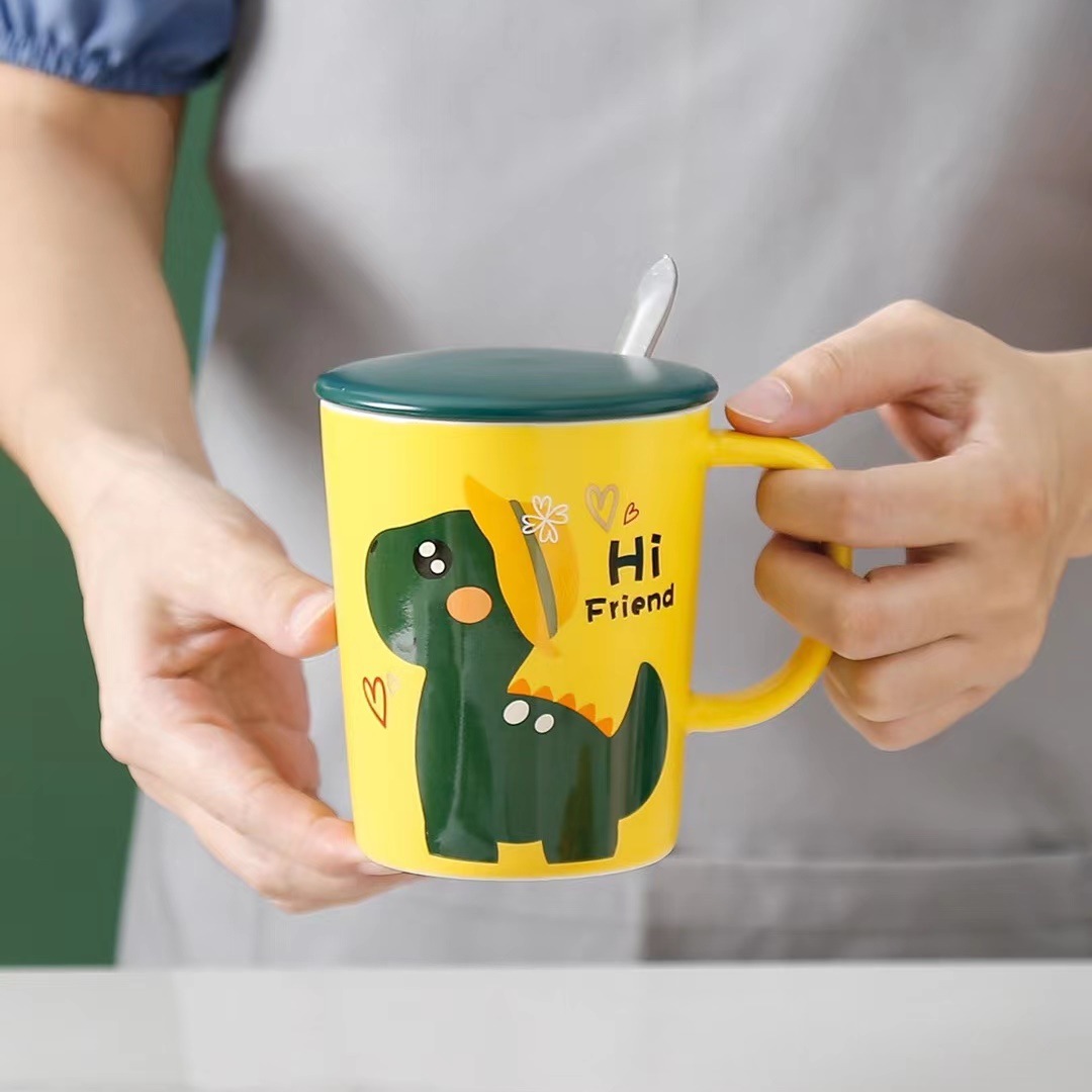 Patrón de dinosaurio lindo de dibujos animados taza regalo personalizado de cerámica taza de agua taza de café japonés con tapa cuchara taza de esmalte