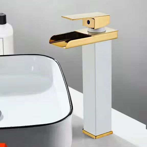 Fábrica directa cascada transfronteriza agua caliente y fría lavabo