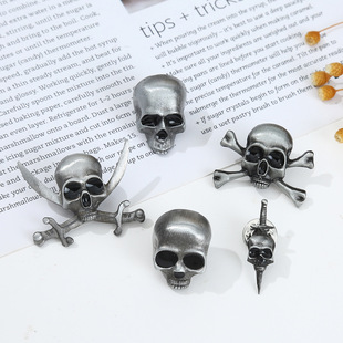 European and American Halloween brooch skull badge retro anti-light corsage high-end Ghost head accessories pin wholesale