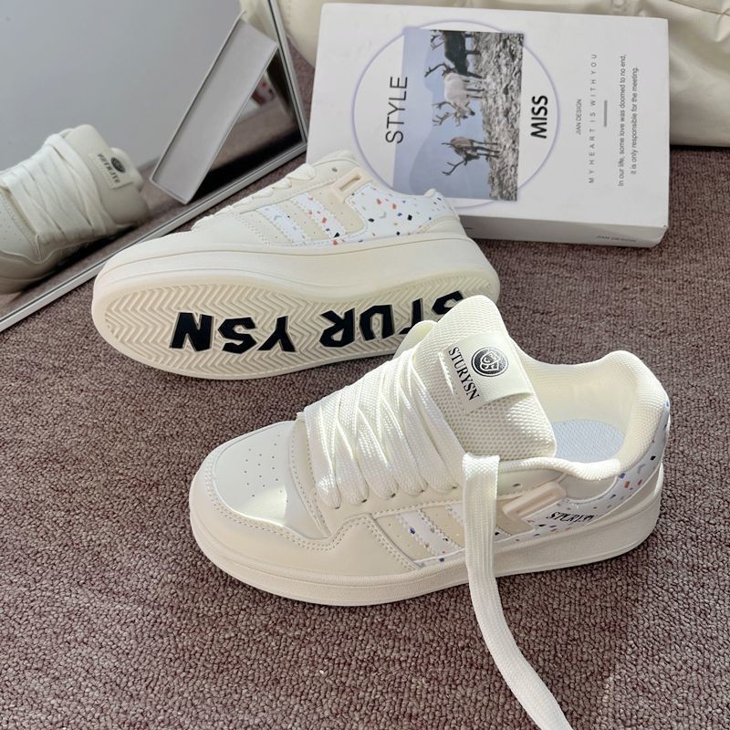 Nicho original arroz blanco impresión zapatos de pan 2025 primavera nuevos zapatos blancos de suela gruesa zapatos de skate casuales