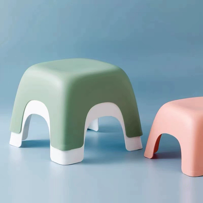 Детский четырехногий табурет, низкая скамейка для ванной, нескользящий, утолщенный, прочный пластиковый табурет для переобувания взрослых, утолщенный и нескользящий.