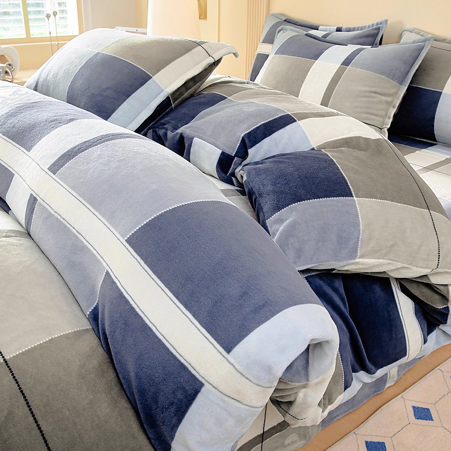 Invierno leche edredón cubierta de una sola pieza de coral Falei edredón cálido edredón cubierta de doble cara edredón dormitorio sábanas individuales