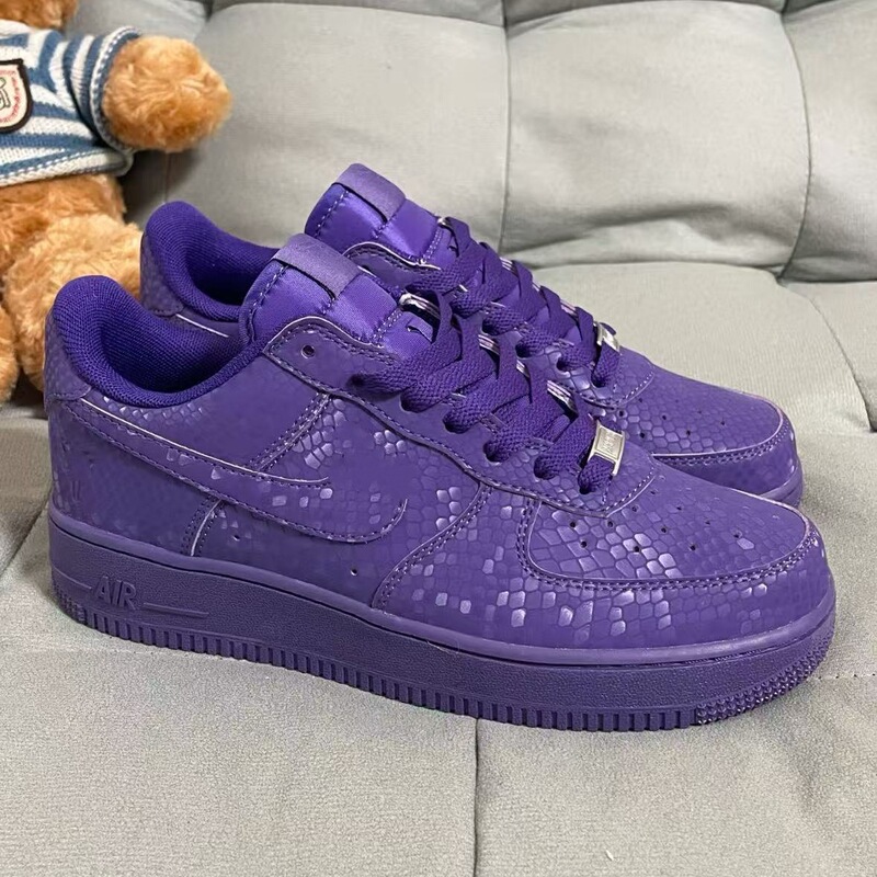 Original Box Kobe Bryant Air Force Sneakers Af1 Purple Snake Print Mamba Casual Shoes Men's and Women's Fashion Trendy Sports Shoes