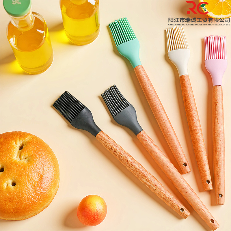 Wooden Handle Silicone Brush Baking Oil Brush Pancake Brush Food Grade High Temperature Resistant Silicone Barbecue Brush Baking Tool Small Brush