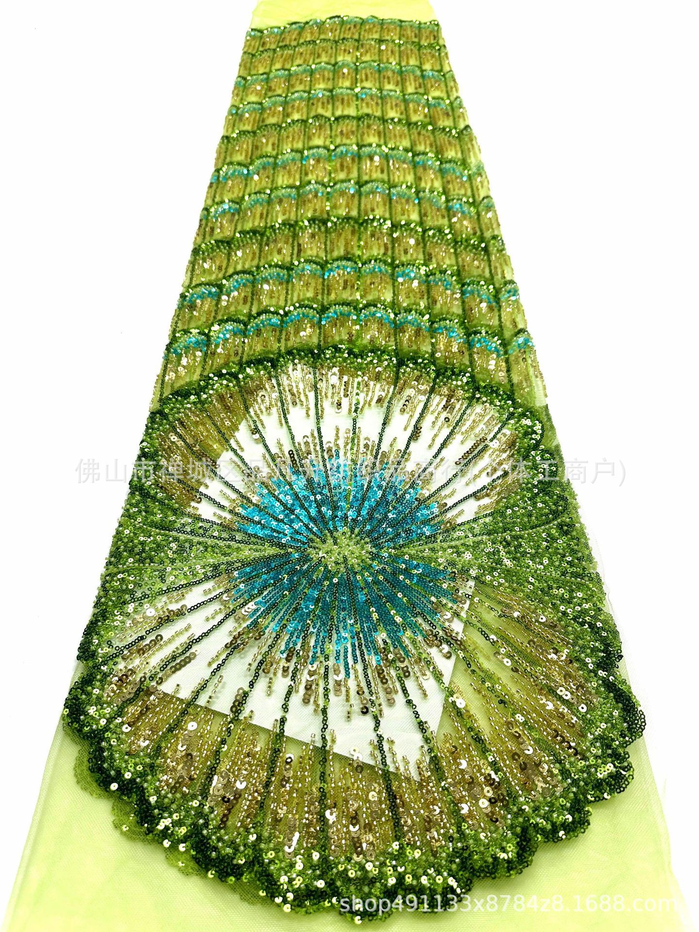 Desfile de pasarela con gran flor en forma de ventilador de sequilla tela de cuentas de clavos ligera cena de lujo alta tela de vestido delgado