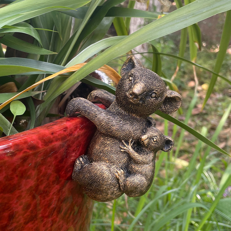 Cross-border New Products Hanging Basin Brown Bear Koala Sculpture Garden Decoration Outdoor Animal Resin Statue Hanging Flower Pot Hanging Decoration