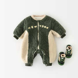 新款冬季婴儿连体衣男女宝宝保暖加绒外出服可爱爬服