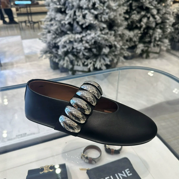 Коровья кожа версия ~ Круглая голова металлическая пряжка плоская подошва одиночные туфли женская Мэри Джейн балерина туфли с молочным сапог