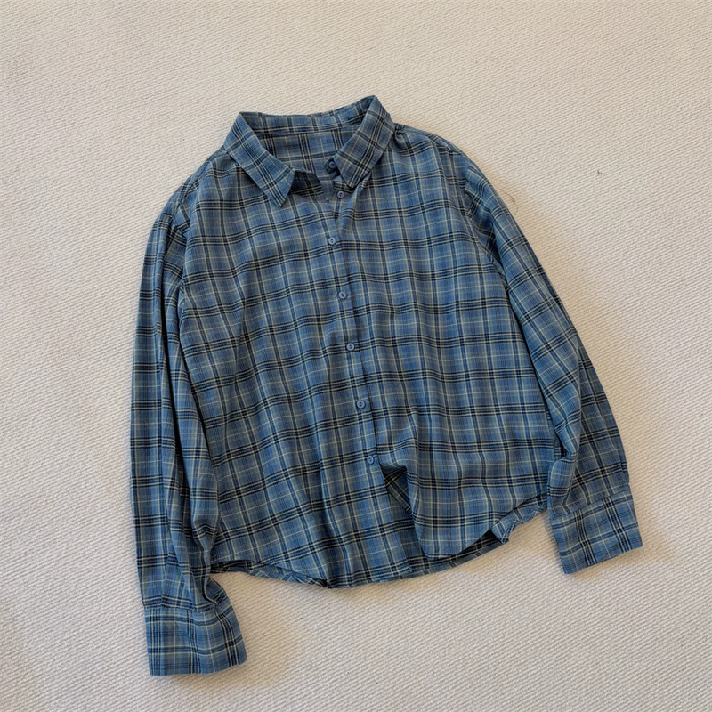 2026 New Korean Style Fashionable Turn-Down Collar Long Sleeve Shirt for Women, Loose Fit, Slimming, Versatile Top, Women's Plaid Shirt 2026 New Korean Style Fashionable Turn-Down Collar Long Sleeve Shirt for Women, Loose Fit, Slimming, Versatile Top, Women's Plaid Shirt