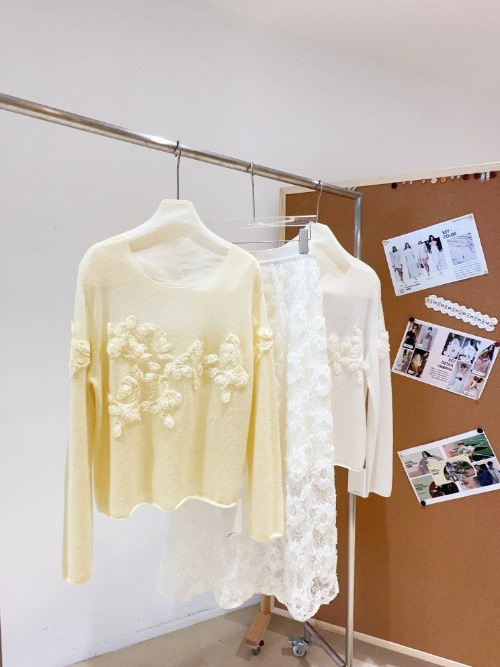 南油原创设计秋冬新款法式慵懒风立体绣花毛衣女时尚宽松圆领上衣|undefined