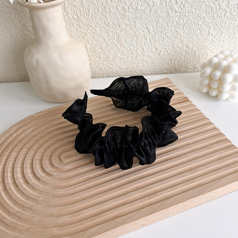 Fashion Pleated Wide-brimmed Hair Bundle Retro Mesh Black Headband Wholesale display picture 4