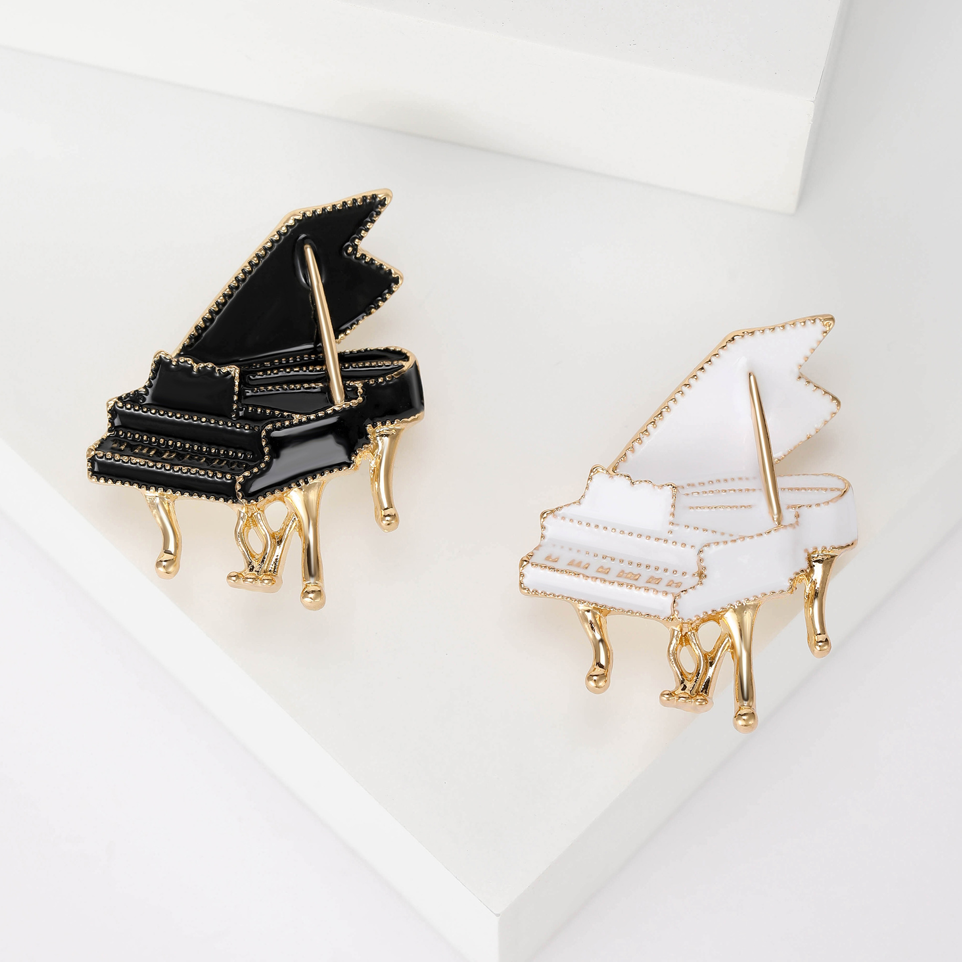 Corsage, Brooches Classification Classical Pin Piano Alloy Unisex Corsage Brooches