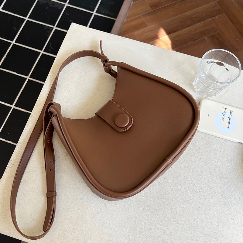 Women's Small Pu Leather Color Block Fashion Pillow Shape Zipper Crossbody Bag display picture 4