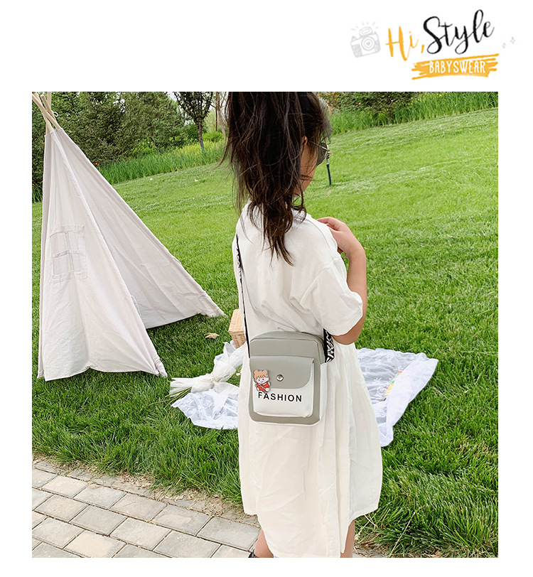 Wholesale of new Korean-style small square bags, cute single-shoulder bags for export, wide-shoulder crossbody bags, cosmetic bags, mobile phone bags and women's bags undefined