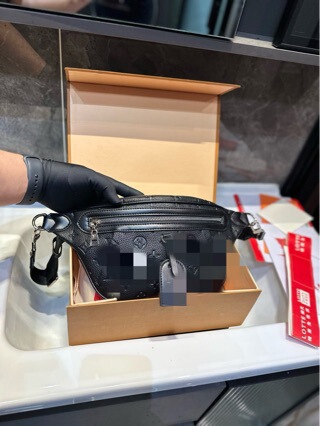 25 Years New m Lv Men's Bag Waist Bag Chest Bag Shoulder Crossbody Bag Messenger Bag Handbag Women's Bag Genuine Leather
