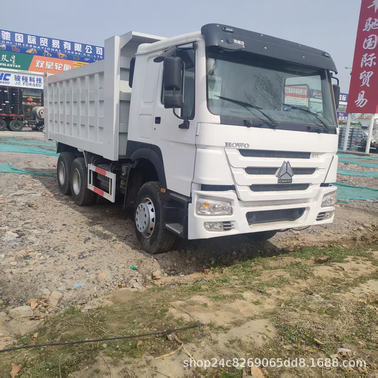 In-Stock Howo Dump Trucks, Engineering Transport Trucks, Heavy-Duty African Self-Loading Trucks for Export